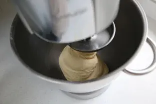 Yeast-based flaky dough (for croissants) : etape 25