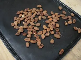 Toasted almond cake