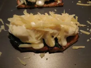 Spinach on toast with bechamel : etape 25