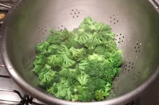 Warm broccoli and Tuna Salad