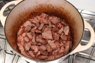 Beef braised in reduced red wine : etape 25