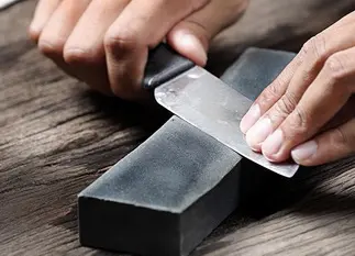 sharpening knife with stone