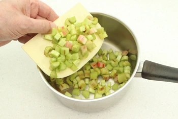 et on dépose dans la casserole