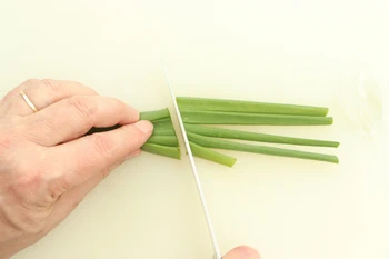 oignon nouveau stems cut in 2