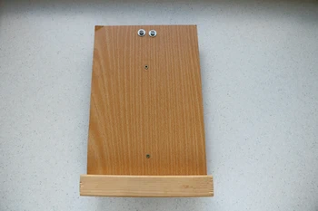 support with bottom cleat