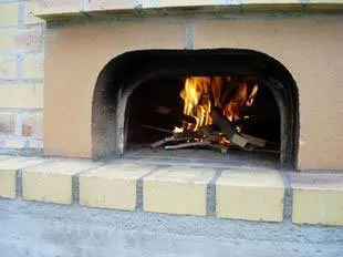 Wood oven: Starting fire