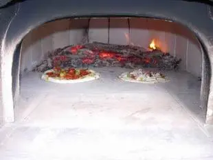 Wood oven: Pizzas