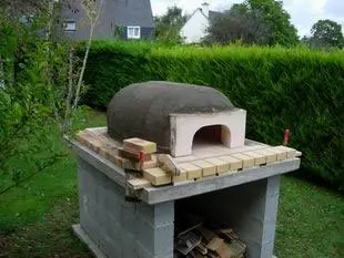 The oven itself (hearth)