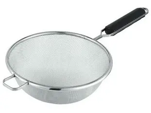 Cooking utensils: Strainer