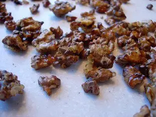 Caramelised walnuts