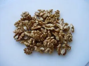 Caramelised walnuts