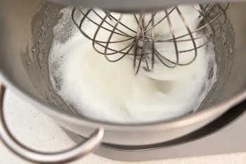 Italian Meringue : Stage 2