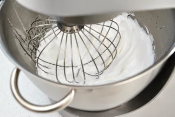 Italian Meringue : Stage 4