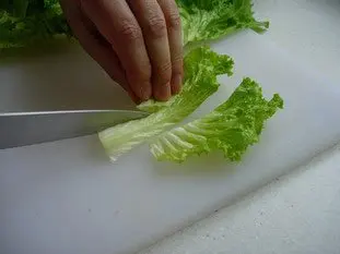 Lettuce "chiffonade" : Photo of step #1