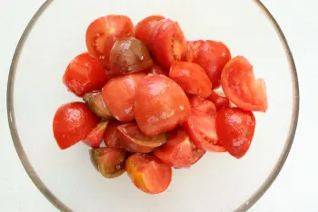 Tomato sauce (with fresh tomatoes)