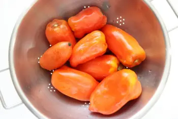 Late-season tomato sauce : Stage 1