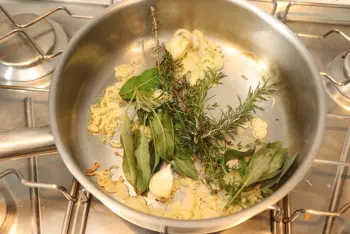 Late-season tomato sauce : Stage 4