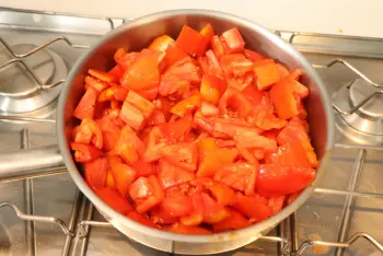 Late-season tomato sauce : Stage 5