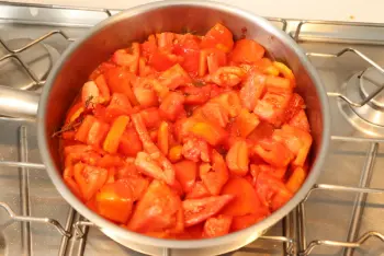 Late-season tomato sauce : Stage 6