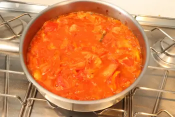 Late-season tomato sauce : Stage 7
