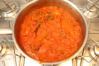 Late-season tomato sauce : Stage 8