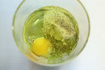 Sorrel mayonnaise : Stage 2