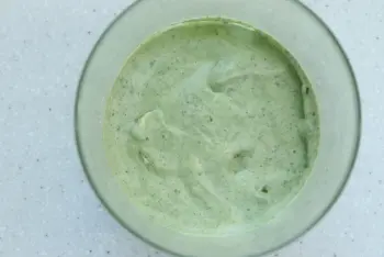 Sorrel mayonnaise : Stage 5