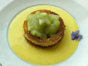 Caramelized brioche with pear and kiwi