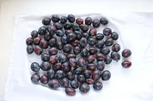 Jelly-style plum jam : Photo of step #1