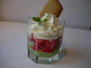 Strawberries with mint and cream : Photo of step #26
