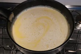 Caramel semolina pudding with raisins : Photo of step #5