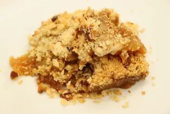 Apple and whisky crumble