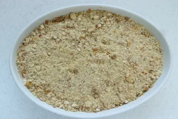 Apple and whisky crumble