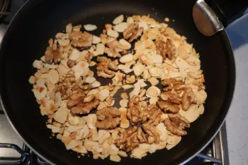 Apple and whisky crumble