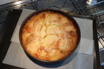 Antoinette's caramelized apple cake