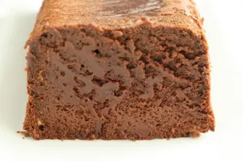 Chocolate-chestnut cream cake