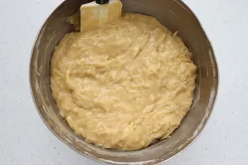 Grated apple cake : Stage 12