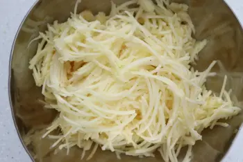 Grated apple cake : Stage 2