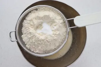 Grated apple cake : Stage 8