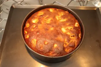 Apple madeleine cake : Stage 9