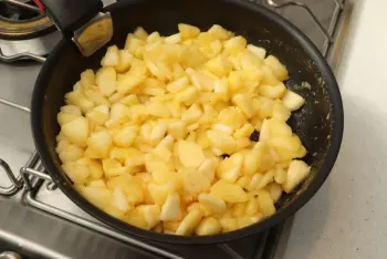 Soft apple and almond cake : Stage 10