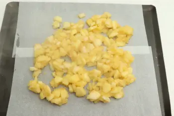 Soft apple and almond cake : Stage 11
