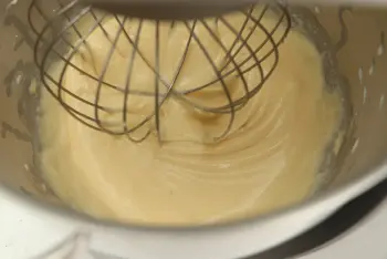 Soft apple and almond cake : Stage 5
