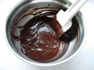 Half-cooked chocolate cake with raspberry coulis : Photo of step #11