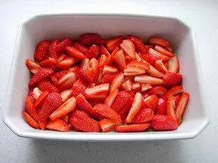 Strawberry and rhubarb crumble