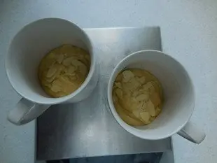 Almond mug cake for Mary : Photo of step #4