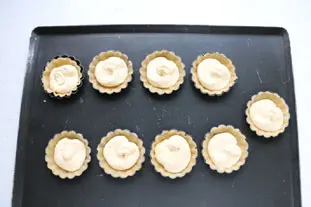 Mini almond-morello tarts : Photo of step #3