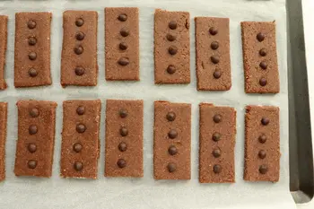 Oatmeal and chocolate shortbread