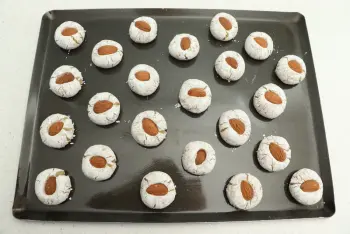 Amaretti almonds and lemon : Stage 12