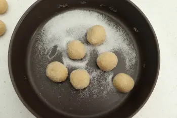 Amaretti almonds and lemon : Stage 6